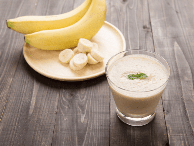 Healthy Banana & Figs Smoothie To Keep You Fuller For Longer