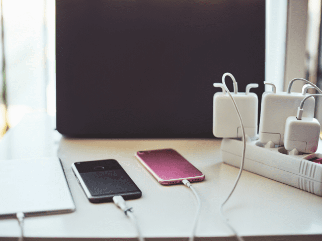 Fancy Charging Docks For Office Desk Decor