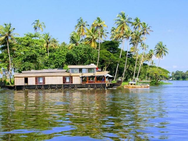 Plan Your Babymoon To Backwaters Of Kumarakom