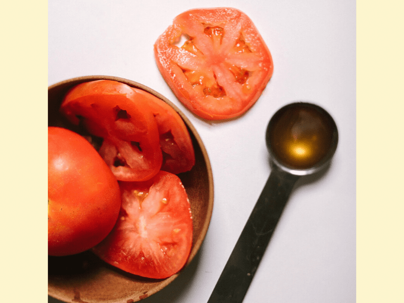 Tomato And Honey Face Mask