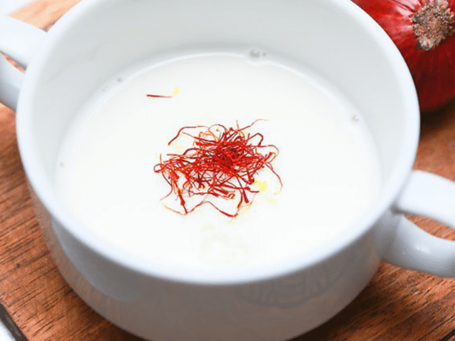 Milk And Saffron To Get Rid Of Dark Underarms