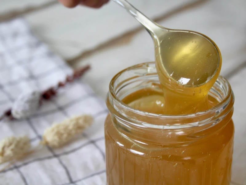 Get Rid Of Oily Skin With Honey Face Mask
