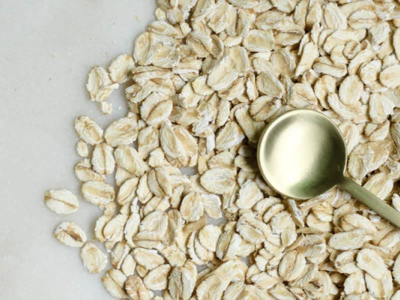 Fight Oily Skin With Oatmeal Face Mask